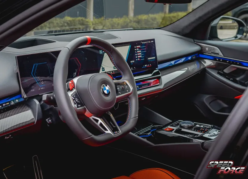 Interior BMW M5 Touring PHEV