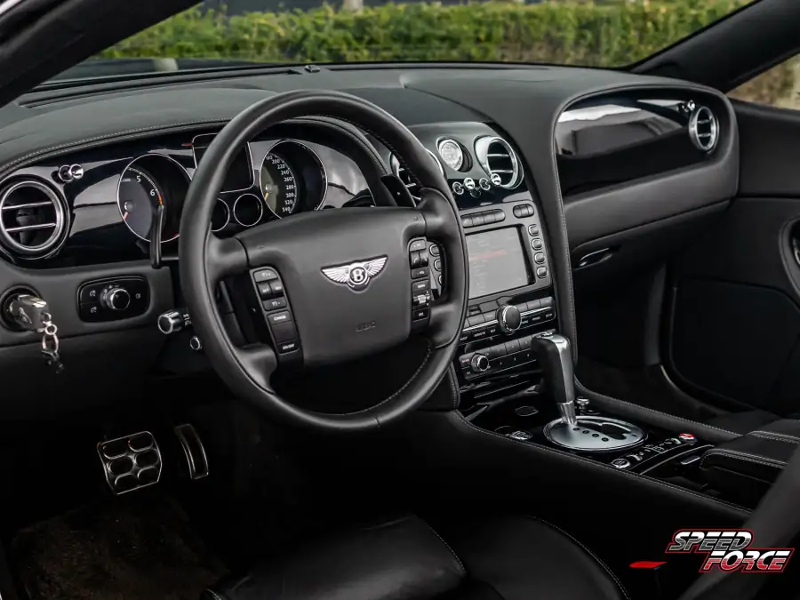 Interior Bentley Continental GTC W12