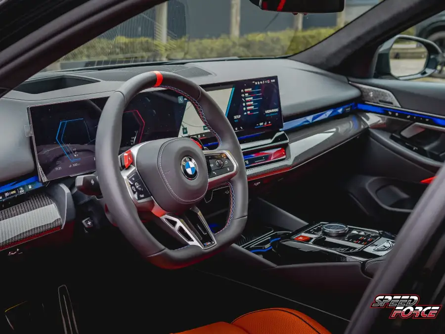 Interior BMW M5 Touring PHEV