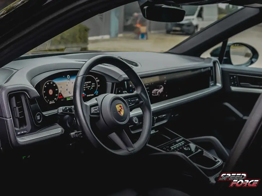Interior Porsche Cayenne Coupé E-Hybrid FACELIFT