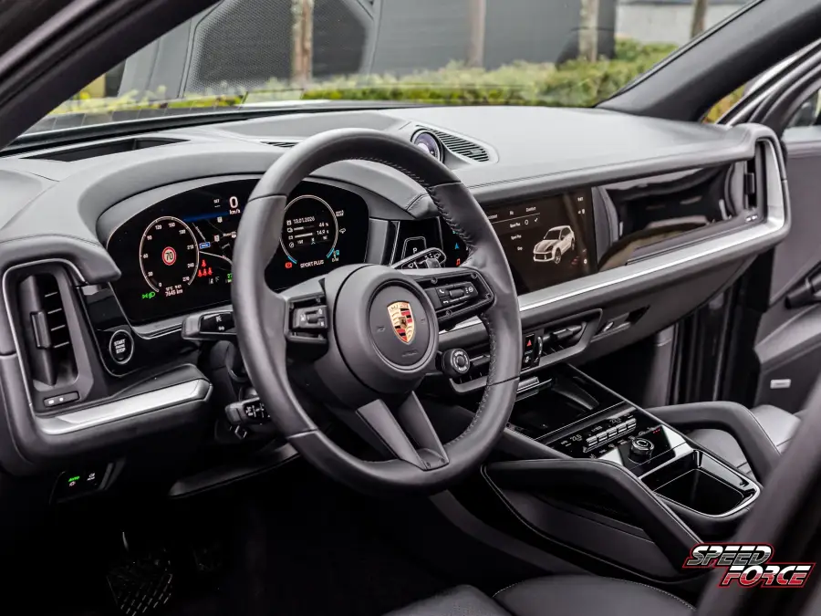 Interior Porsche Cayenne E-hybrid FACELIFT