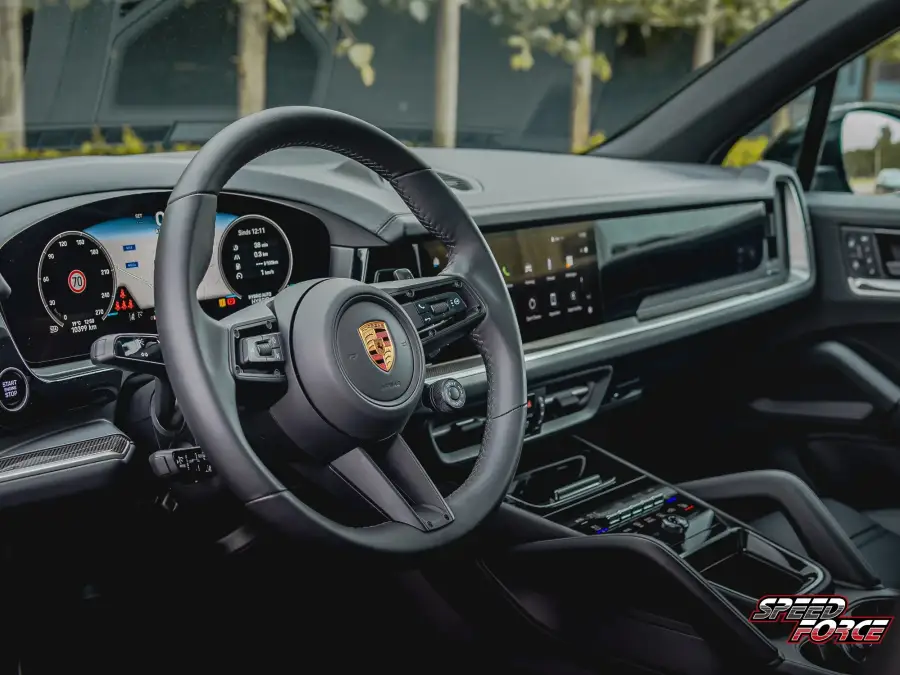 Interior Porsche Cayenne E-Hybrid FACELIFT