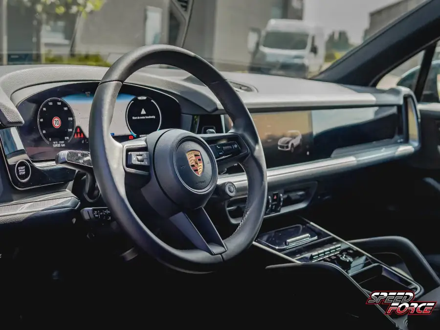 Interior Porsche Cayenne E-Hybrid FACELIFT