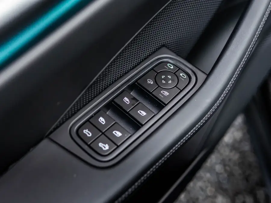Interior Porsche Macan 4 EV