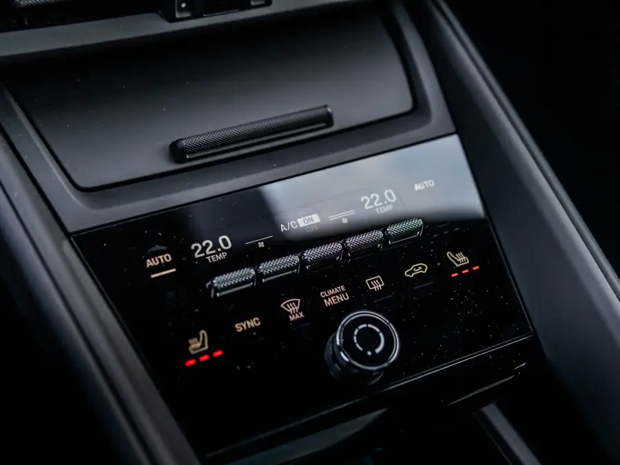 Interior Porsche Macan 4 EV