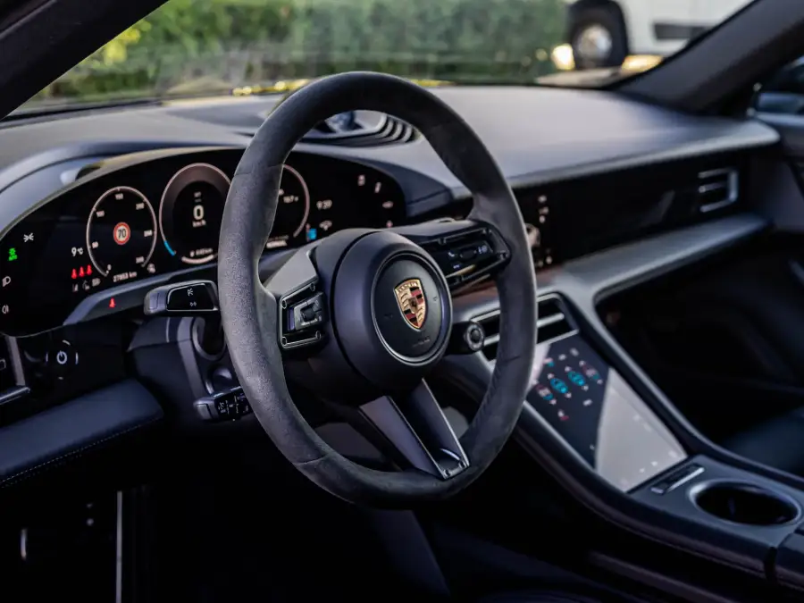 Interior Porsche Taycan 4S FACELIFT