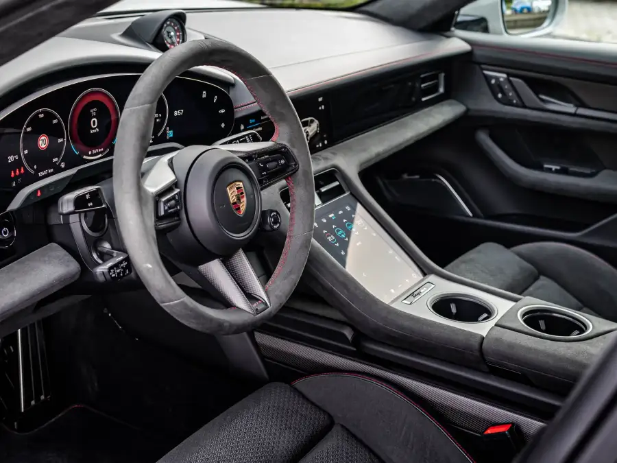Interior Porsche Taycan GTS FACELIFT