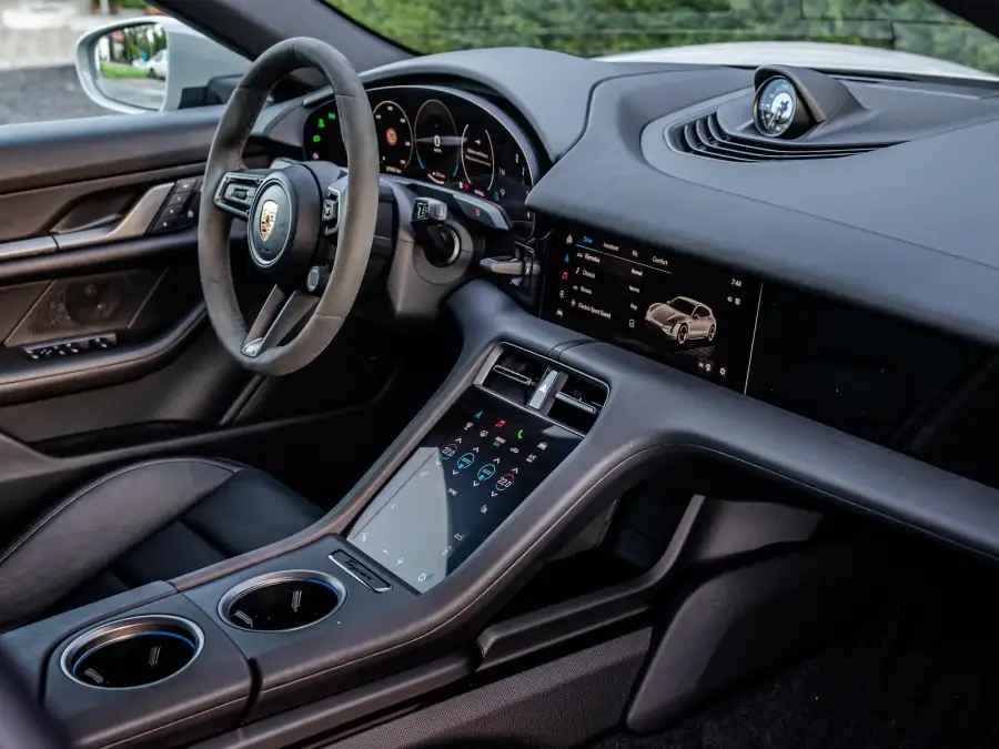 Intérieur Porsche Taycan Sport Turismo FACELIFT