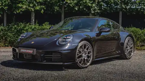 Header Porsche 911 Carrera 992.2