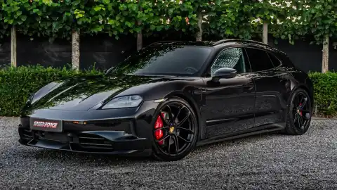 Header Porsche Taycan Sport Turismo FACELIFT