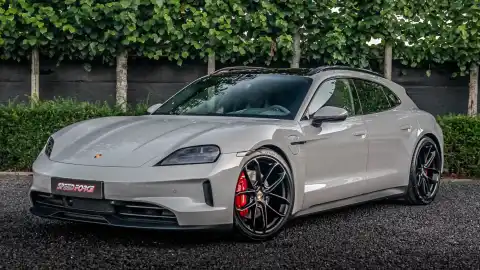 En-tête Porsche Taycan Sport Turismo FACELIFT